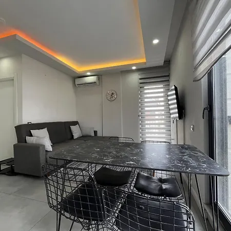 A Flat With Two Close The Lara Beaches D12 *